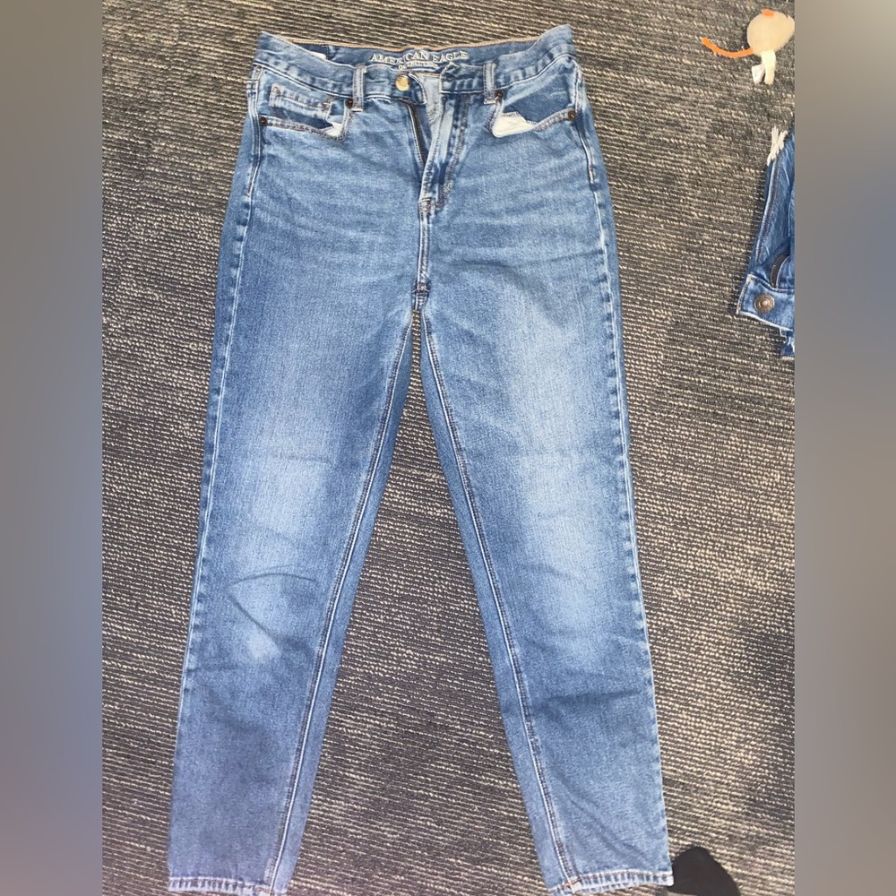 American Eagle mom jeans